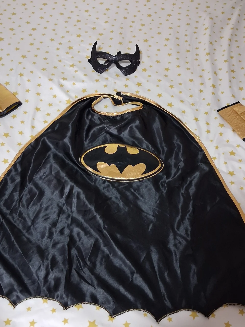 Halloween Costume Rubies BatGirl 5 Piece Set Dress, Cape, Mask, Belt, Bracelets